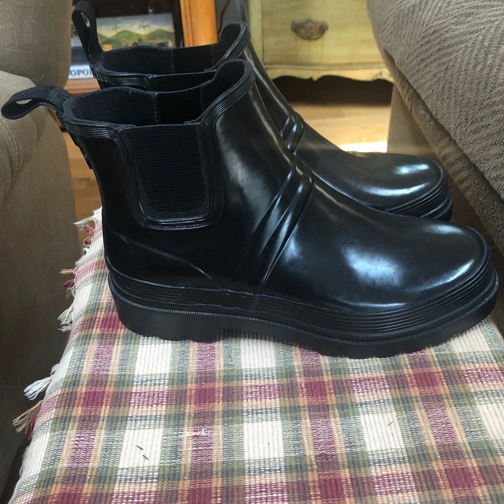 Lands’ End Black Boots size 7